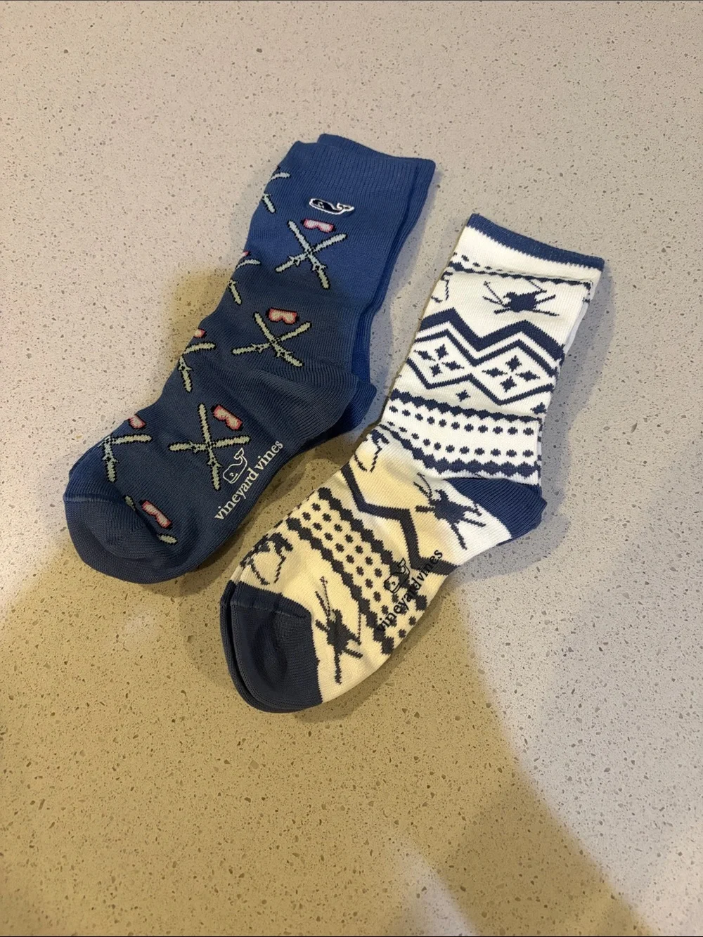 Vineyard Vines Navy & White skiing Pattern Socks 2pairs Boys One Size New